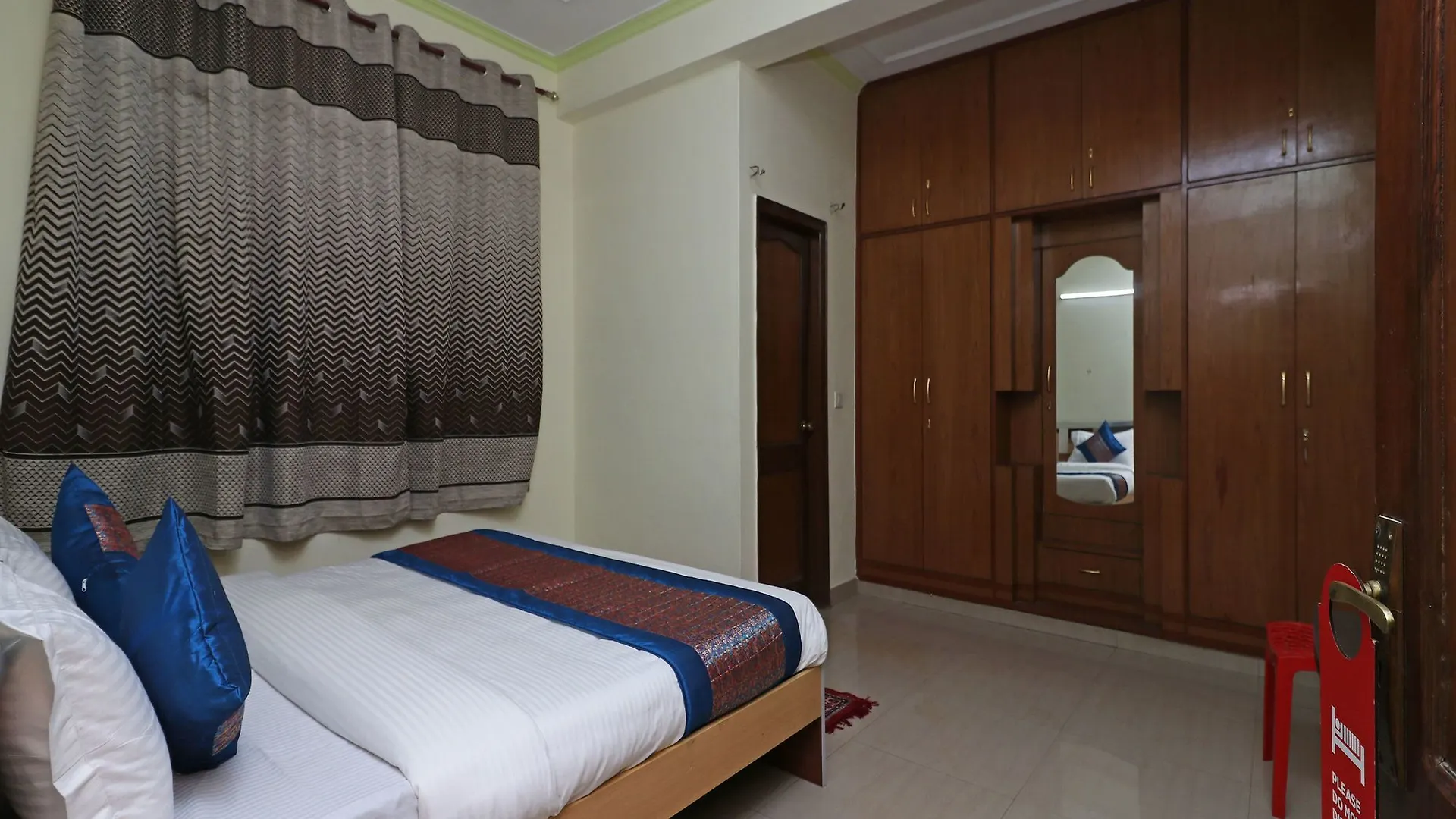 Oyo 10071 Sector 44 Hotell Gurgaon 2*,
